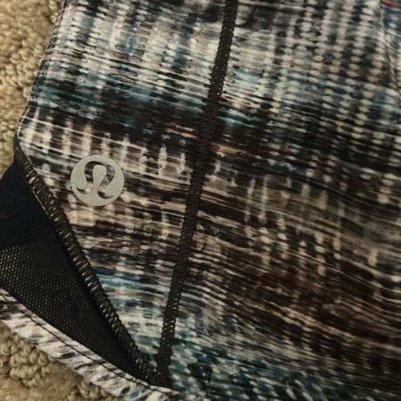 Lululemon lined multi color shorts - Picture 3 of 3